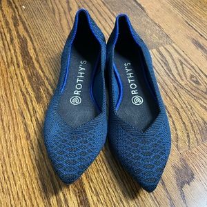 🔥 Rothy’s The Point shoe in teal python EUC size 7 🔥. Retired pattern.